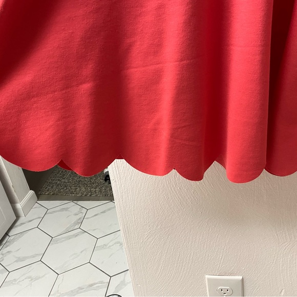 Coral scalloped Lulus dress. Size medium - Picture 4 of 5